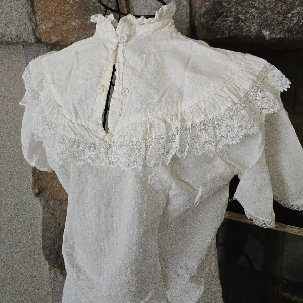 90's Antique Keyhole Blouse - Picture 8 of 16